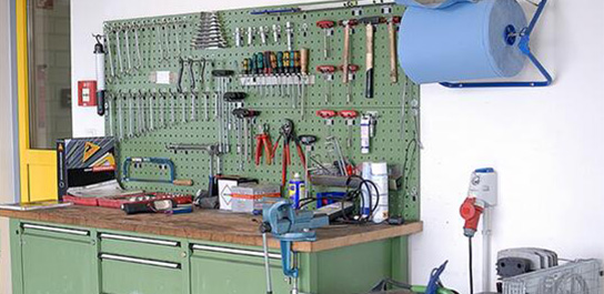 東營勝利油田維修車間使用浦豐柜業(yè)工作臺升級改造 東營勝利油田維修車間使用浦豐柜業(yè)工作臺升級改造